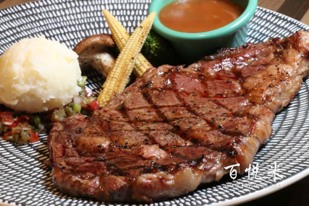 牛排又老又硬,難吃又難嚼,掌握兩個技巧,西餐廳也做不出來的嫩